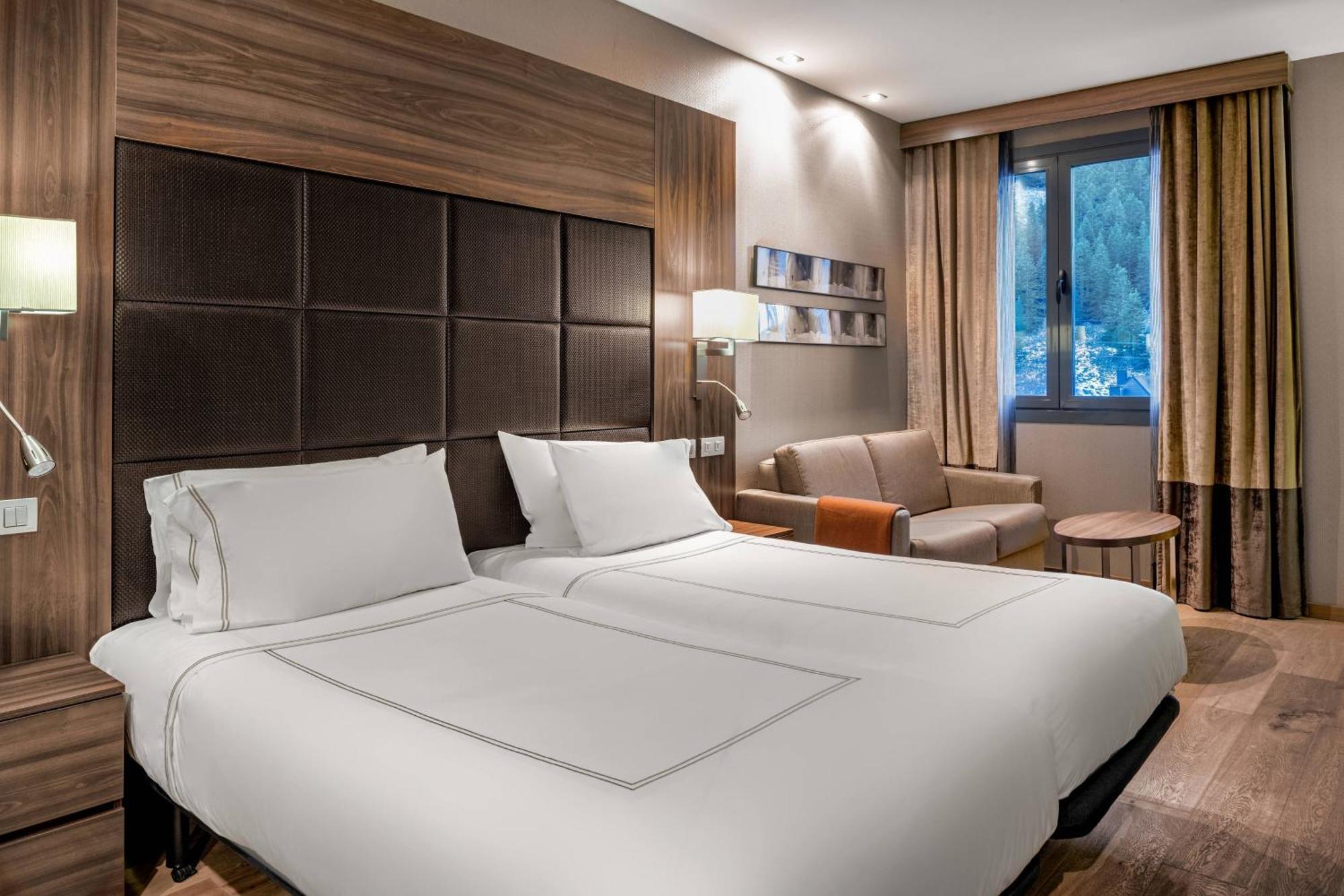 Hotel Ac Baqueira Ski Resort, Autograph Collection Бакейра-Берет Екстериор снимка