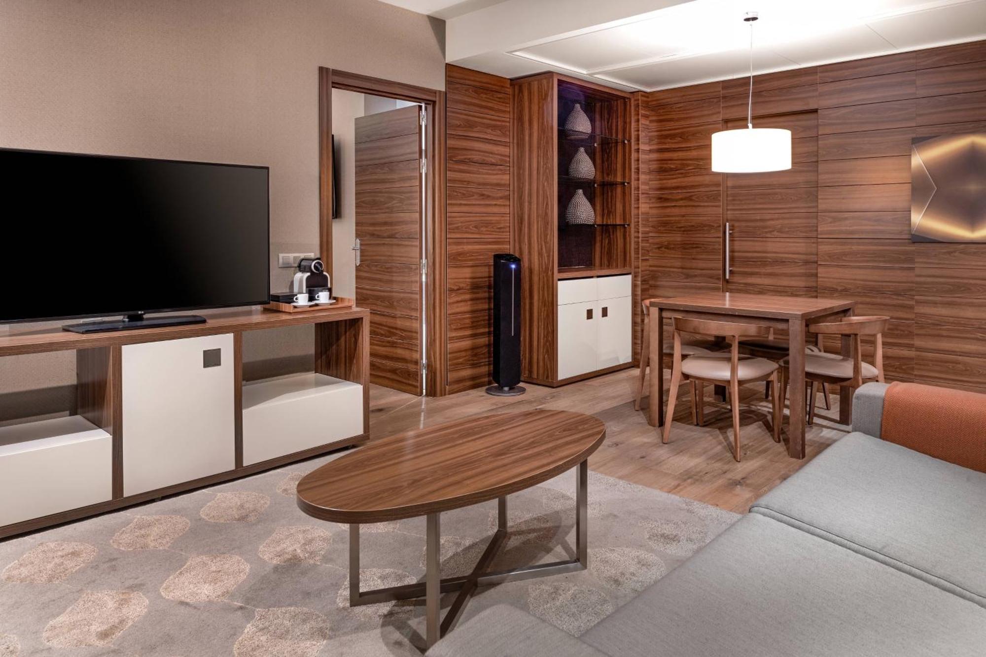 Hotel Ac Baqueira Ski Resort, Autograph Collection Бакейра-Берет Екстериор снимка