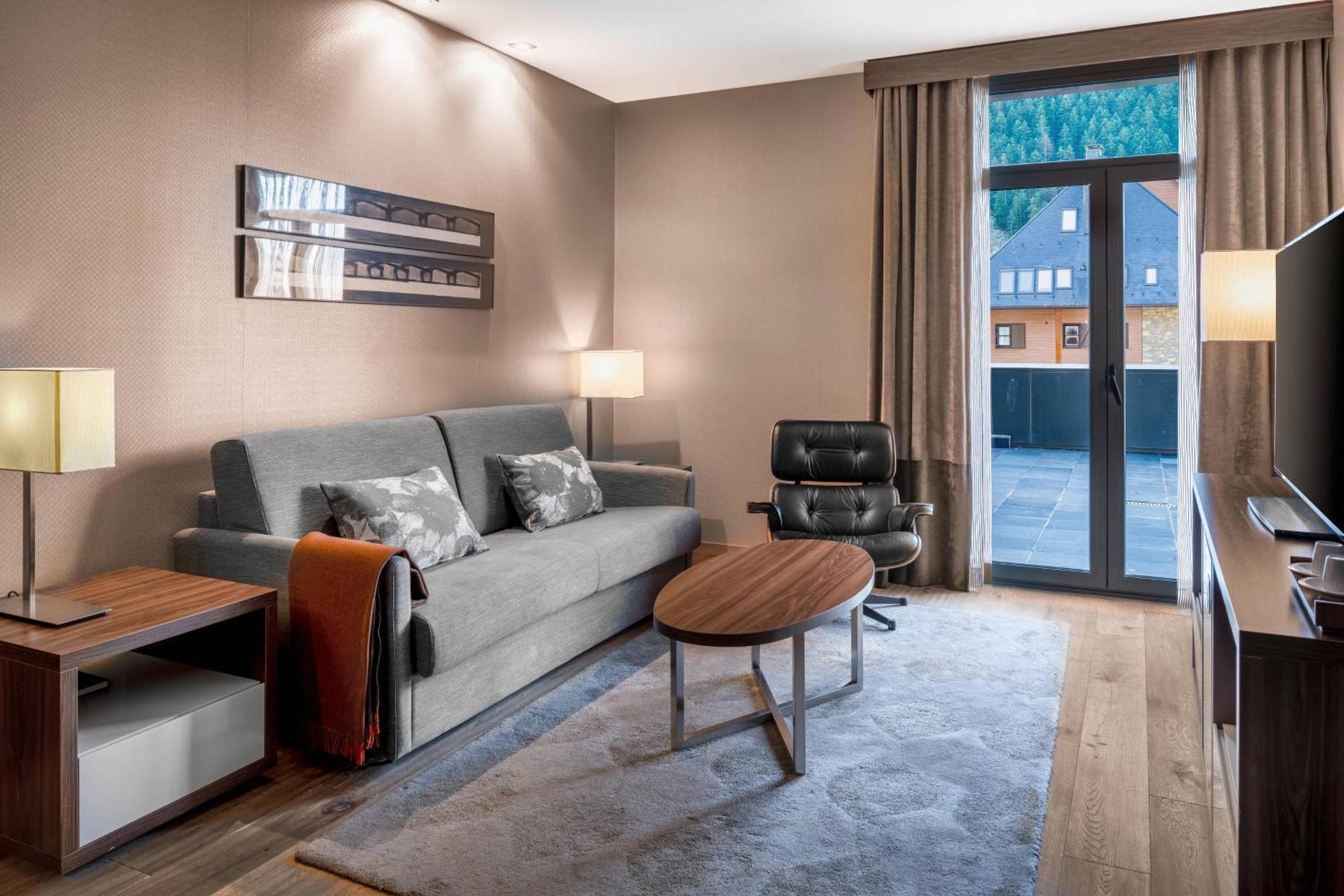 Hotel Ac Baqueira Ski Resort, Autograph Collection Бакейра-Берет Екстериор снимка